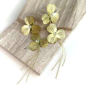 NEW ~ Anthropologie (Lovers & Friends Daisy) Long Flower Chain Dangle Earrings